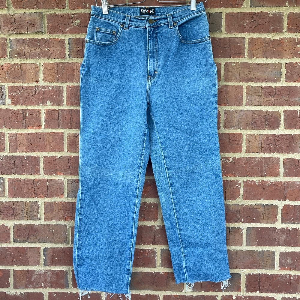 STYLE & CO. VINTAGE BLUE JEANS 10 INSEAM 24 26 WAIST FRAYED HEM NO FLAWS/STAINS